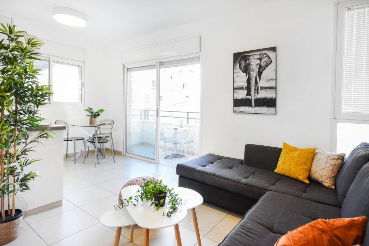 Apartment Neptune Castel By Holyguest