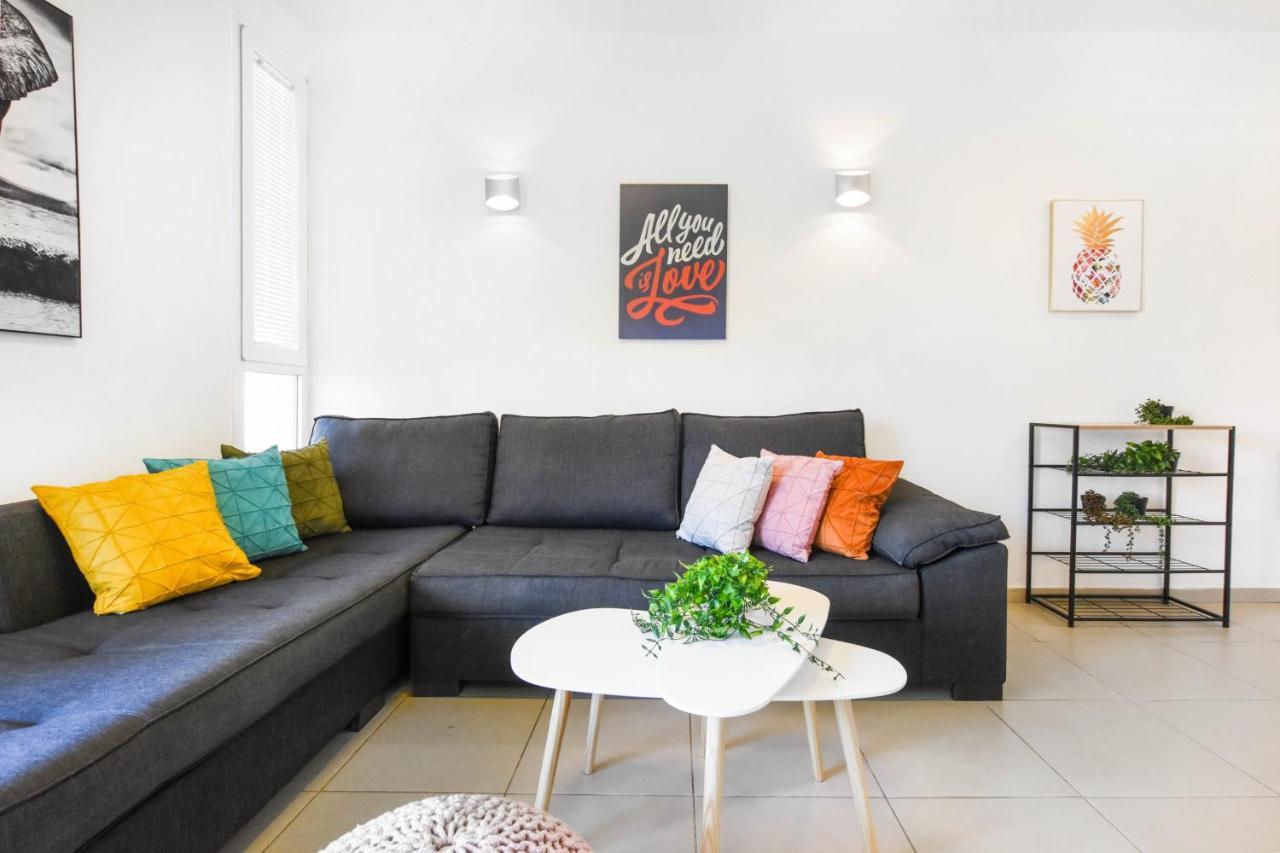 Neptune Castel By Holyguest * Tel Aviv