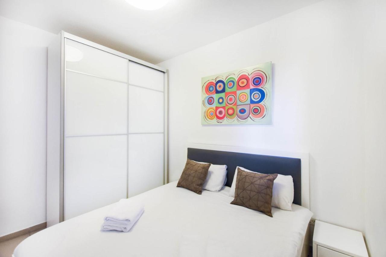 Neptune Castel By Holyguest Apartment